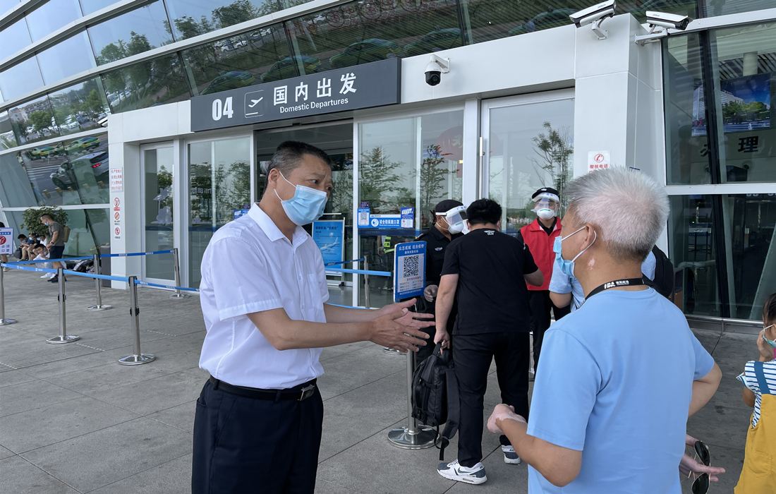 飞机场3.jpg 飞机场3.jpg