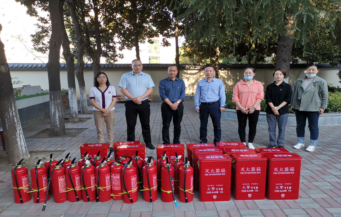 e98957be123c4ed1beed52717a751eb.jpg e98957be123c4ed1beed52717a751eb.jpg