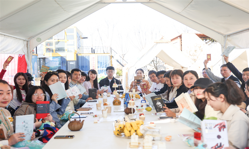 读书会活动现场 (3).jpg