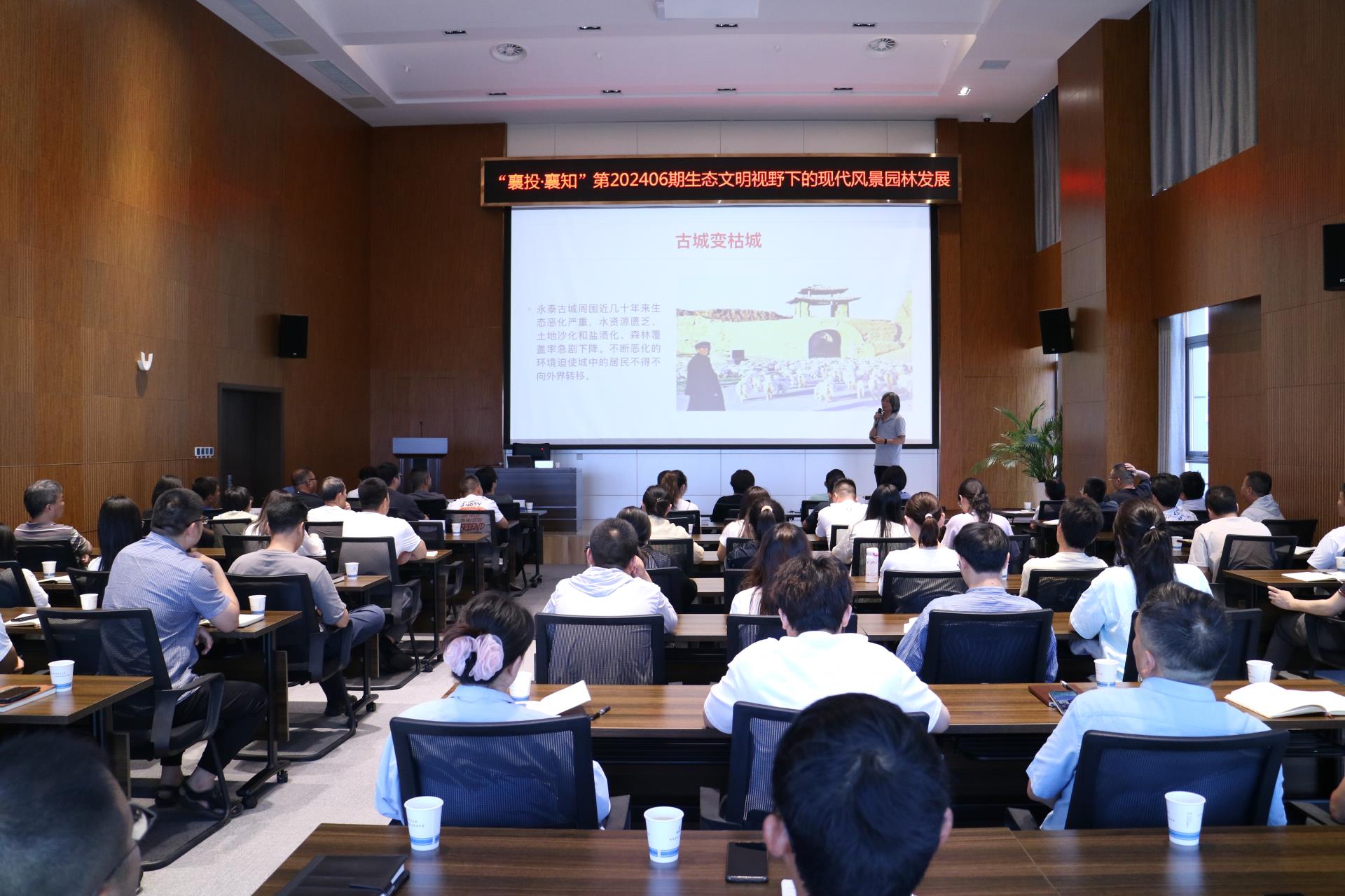 b52517a8951ec3ad75651840984bab1.jpg b52517a8951ec3ad75651840984bab1.jpg