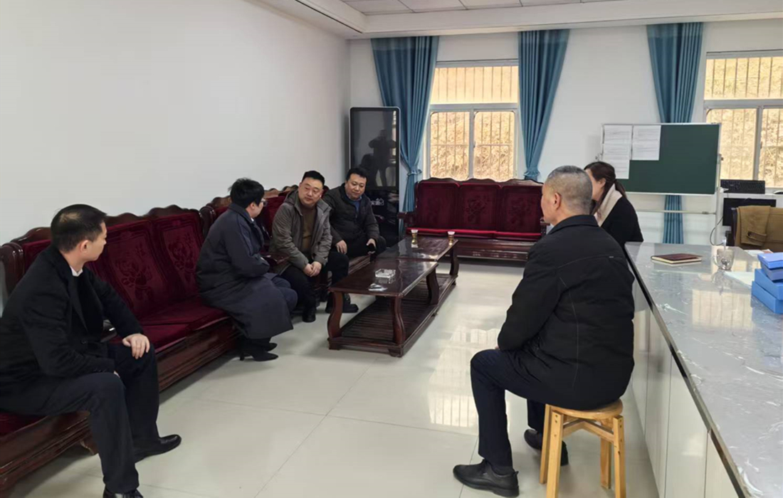 1月22日襄投置业主要负责人一行调研庙岗村 (2).jpg 1月22日襄投置业主要负责人一行调研庙岗村 (2).jpg