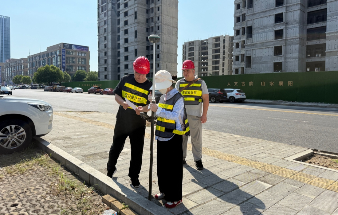 点亮路图片_2官网.jpg 点亮路图片_2官网.jpg