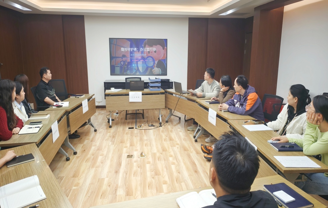 附件1：2025年9月25日，房投公司开展《反间谍法》沉浸式互动普法活动_副本.jpg